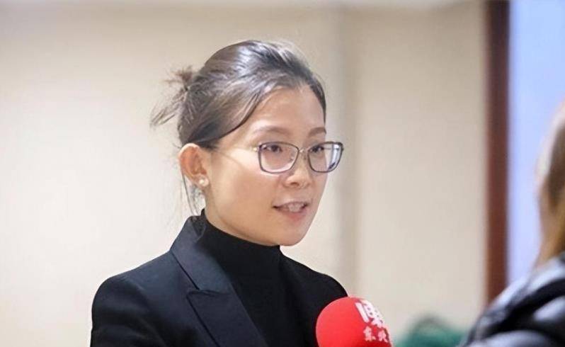 原创冰壶女神王冰玉近况退役经商很成功老公是博士38岁越来越美