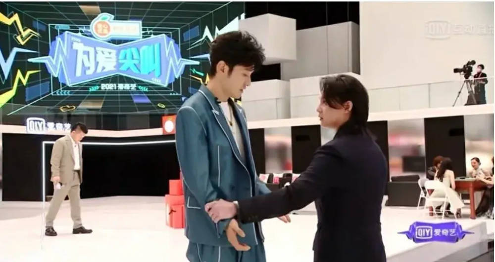 曾与肖战比腰围,近照大腹便便,一脸沧桑_角色_尹正_大部分