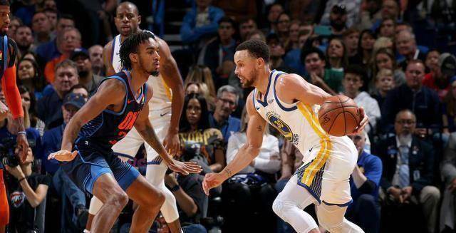 阿杜不在库里33分威少16中2雷霆惨败勇士队22分