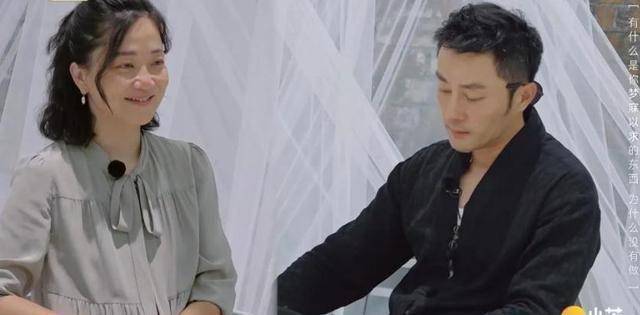 郭柯宇从来没有在栏目中曝料章贺在这里段婚姻生活中的不够,就算是