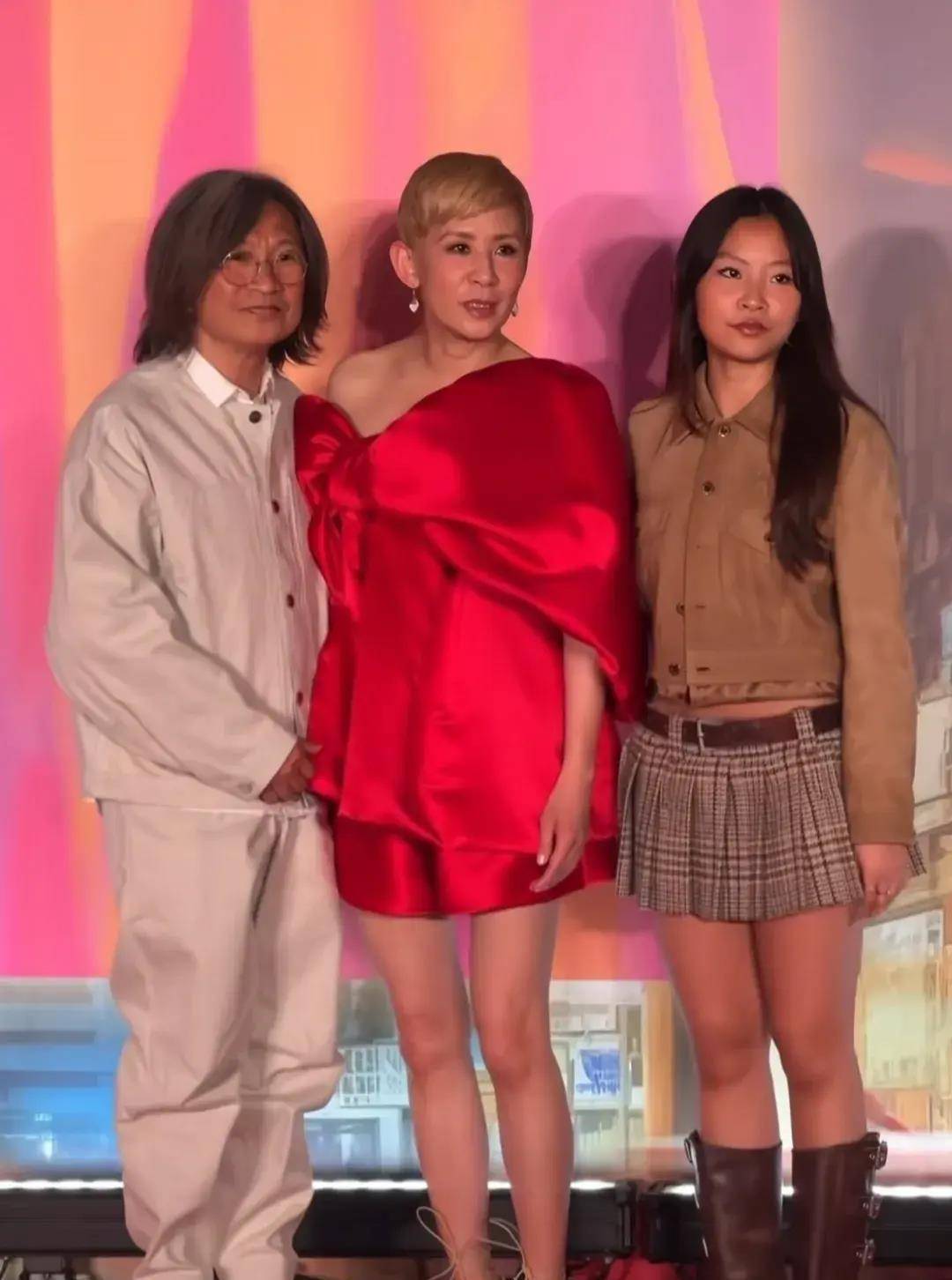 陈是知进娱乐圈吴君如陈可辛为女儿开路93岁外公也支持