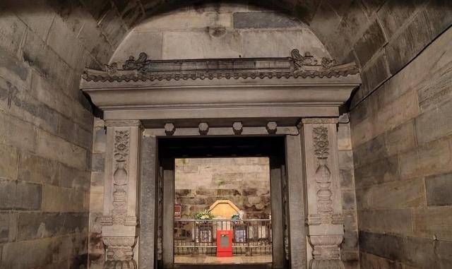 慈禧墓只被孙殿英盗掘了一次,遗体为何却先后三次入殓,鲜有人知