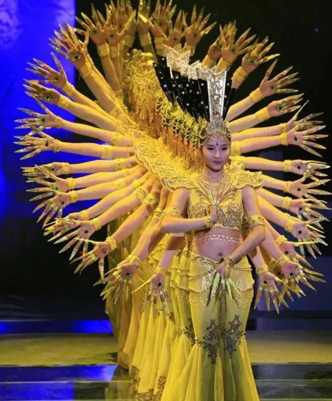 当年春晚"千手观音"聋哑人领舞,被富豪苦追8年,如今成了这样_邰丽华