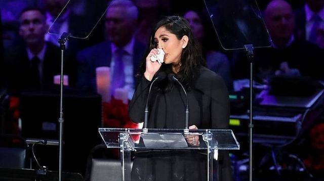 科比遗孀:继承140亿遗产,胖到200斤追求者无数,颜值稳赢卡戴珊_瓦妮莎