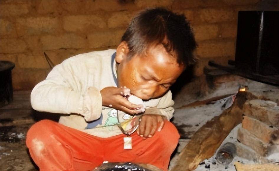 大会真实记录,杀人团伙被判死刑,围观群众拍手叫好_缅甸_王金宝_张某