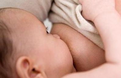 母乳喂养的七大误区，宝妈们一定要及时避免，防止宝宝发育迟缓_奶_妈_时间。