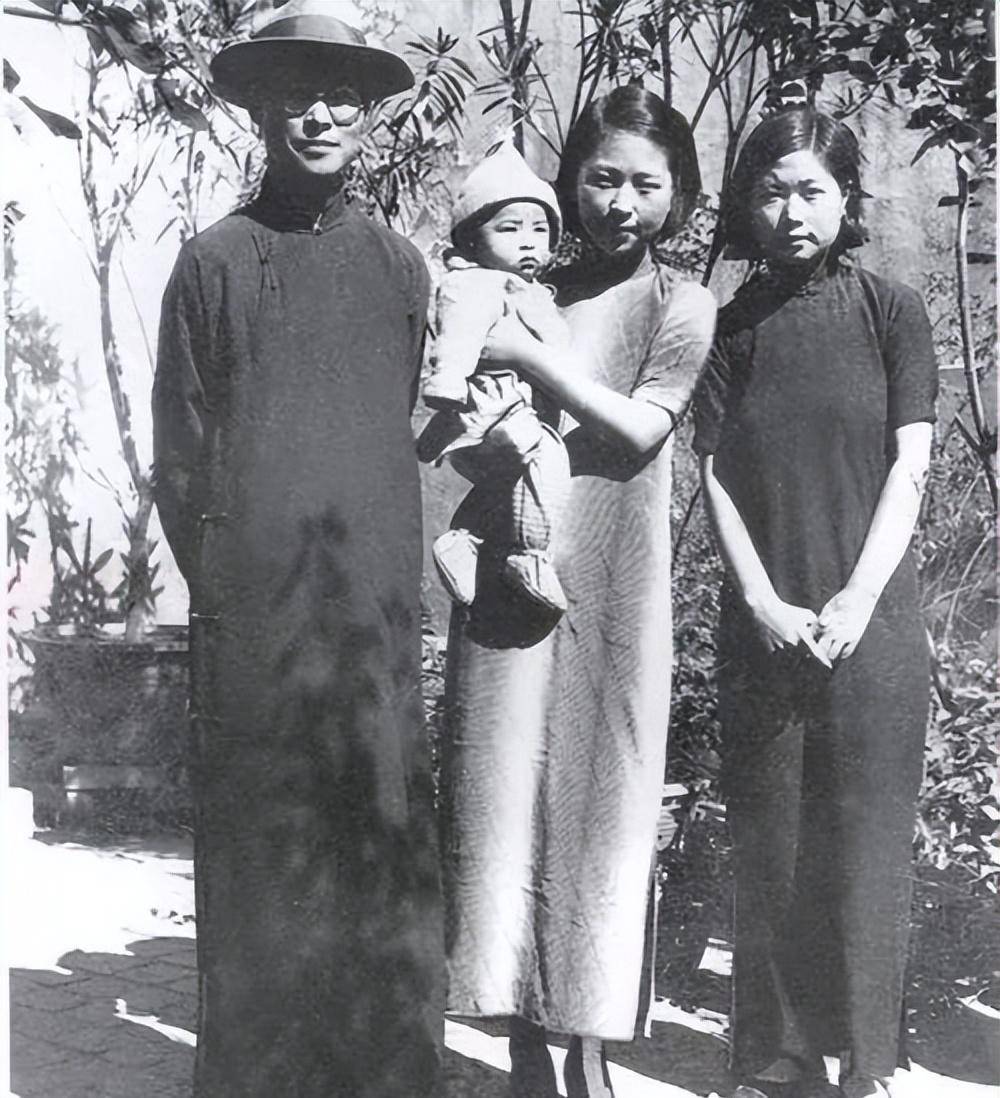 沈从文去世妻子张兆和在墓碑上刻下爱你是真不爱你也是真