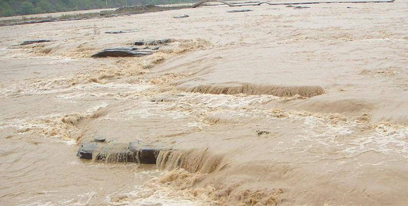 在这二十多年里,泛滥的黄河水祸害了汉朝十六个郡,导致当地人民损失