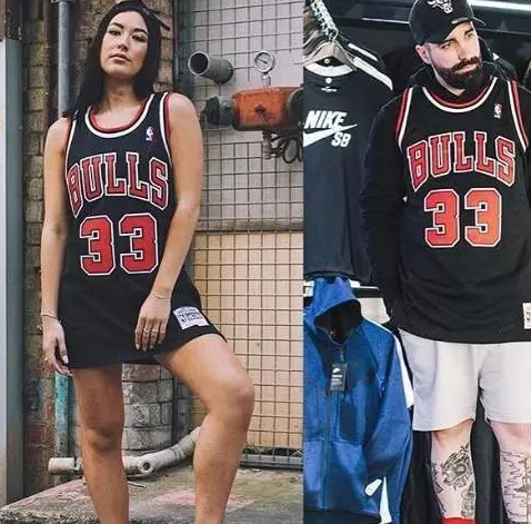 同为"带货王"的吴亦凡,作为nba名人赛的嘉宾之一,他本人也是篮球爱好