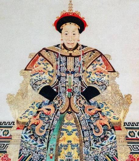 清代12帝的正牌皇后标准朝服像:看过来看过去,还是