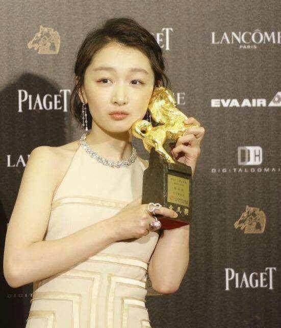 原创表白周冬雨网友都替angelababy害臊抠图催泪无演技洗不白