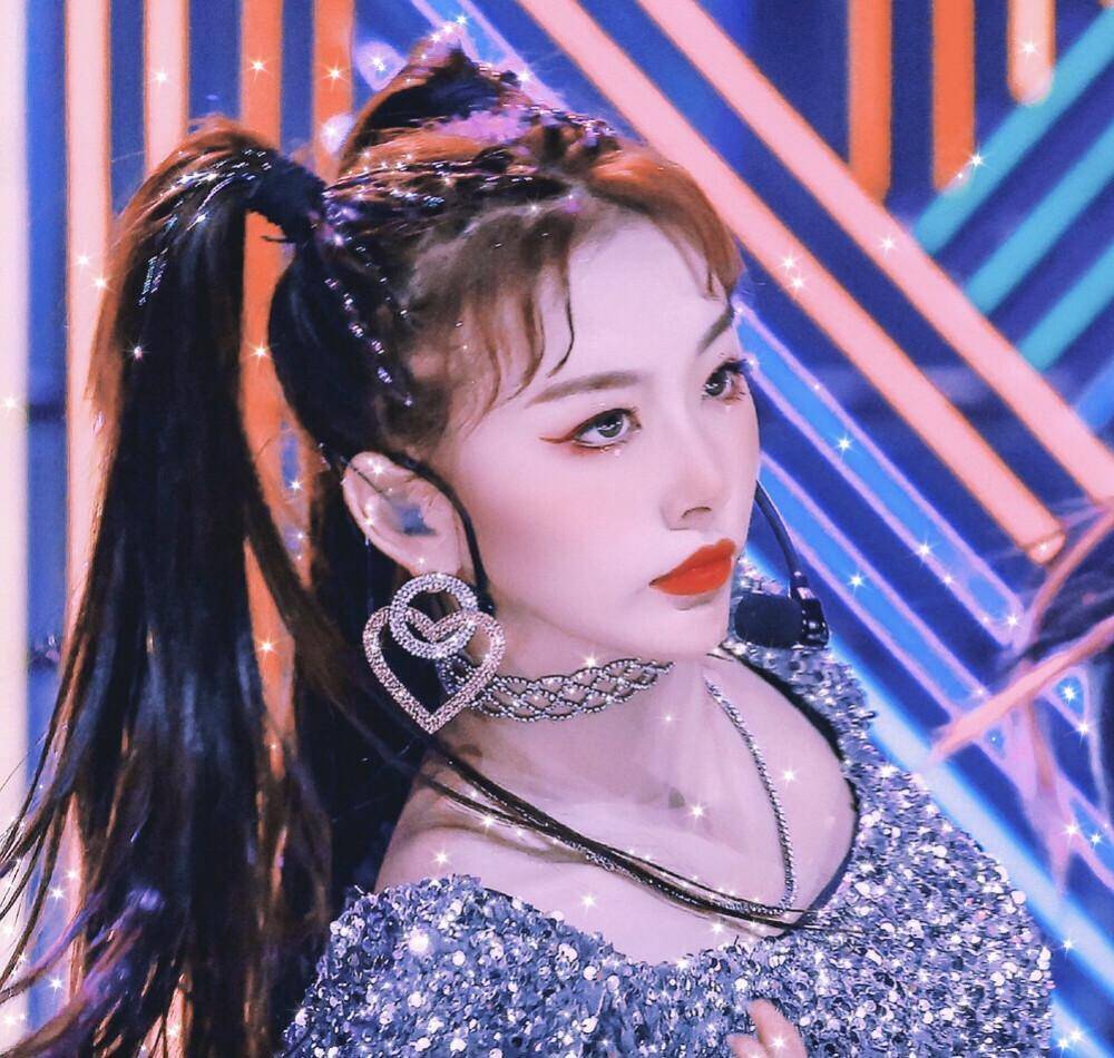 原创家境普通孔雪儿吃鱼子酱被嘲上综艺被说活该败给资本