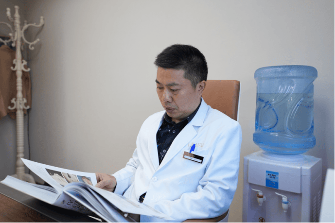 肖强秀出s好身材曲线美出未来好生活