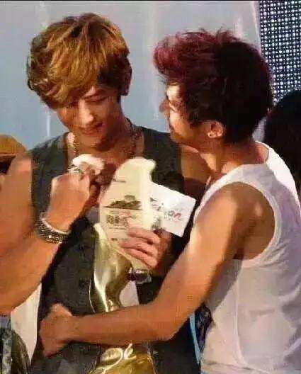 原创高端玩家炎亚纶的狗血爱情和被他收割的小鲜肉们