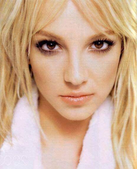 布兰妮纪录片:反思好莱坞童星「被消费」的文化_britney_媒体_哥里