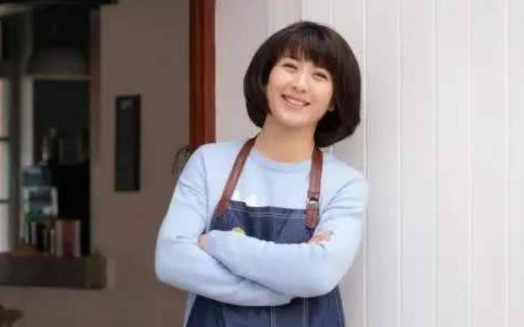 7登舞台家喻户晓,却拒绝给儿子铺路,儿子演"傻子"走红全国_林傲霏_闫