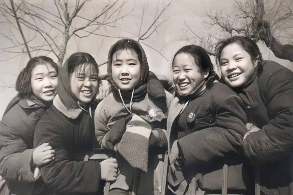 原创知青往事当年去海南插队娶了农村姑娘结婚后带她回到了城里