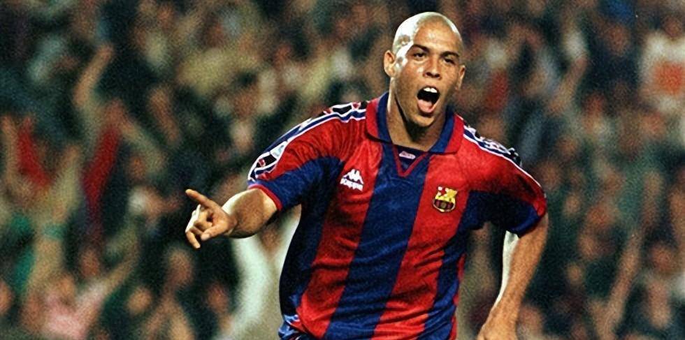 罗纳尔多在巴塞罗那的足球生涯