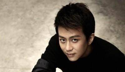 出身重组家庭,儿时反叛,却创破百亿票房,参加真人秀人气再飙升_邓超