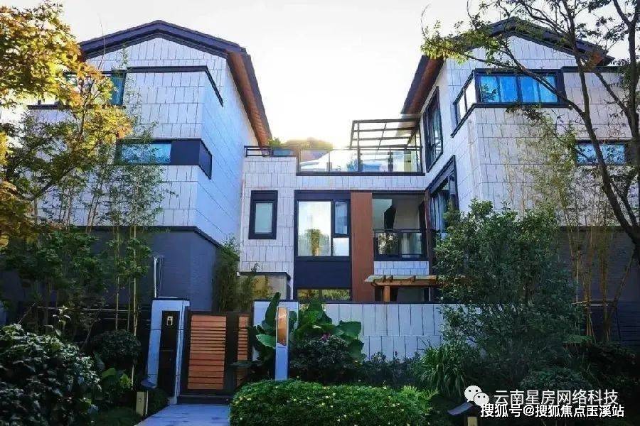 昆明七彩云南古滇名城温泉郡别墅低至160万最后5套快速上车