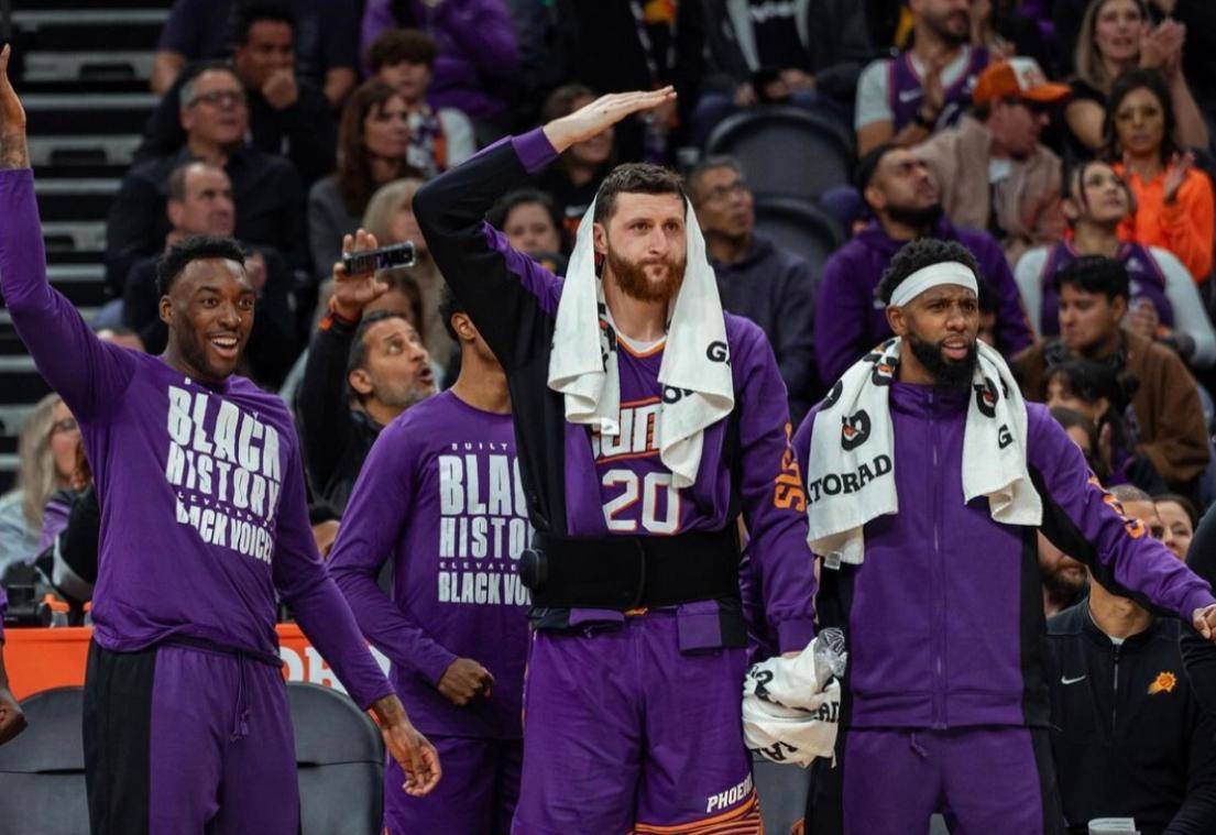 原创夺冠可能性微乎其微布克还有点不开心太阳的未来一片黑暗