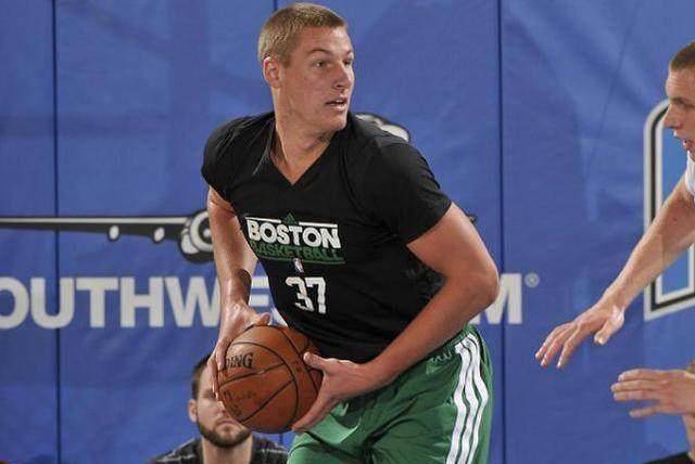 原创布拉切滚了新疆新外援已到队身高2米13来自欧洲今晚或出战