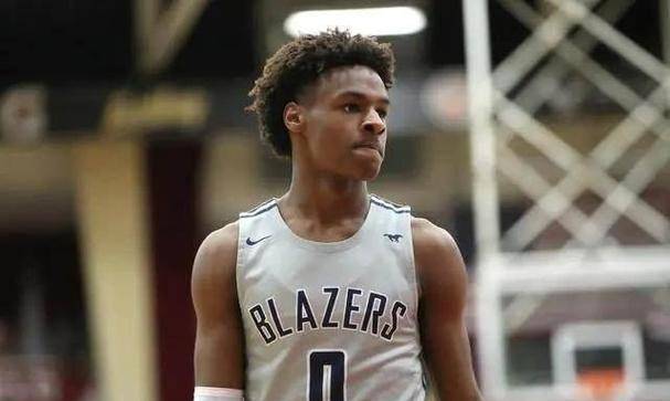 原创布朗尼宣布进军nba詹姆斯力挺模板是魔术师约翰逊