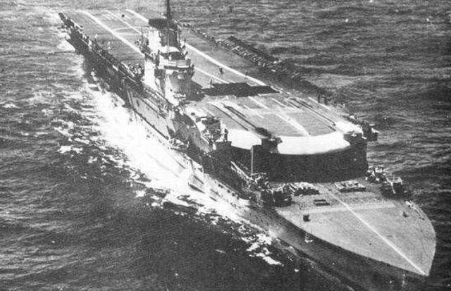 6月8日,"光荣"号航母在"热心"号(也译作"热忱"号)和"阿卡斯塔"号驱逐