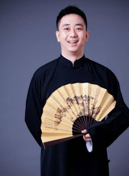 原创曾是脱口秀节目主持人还是被妻子暴力的男人现如今分手后渐渐不为