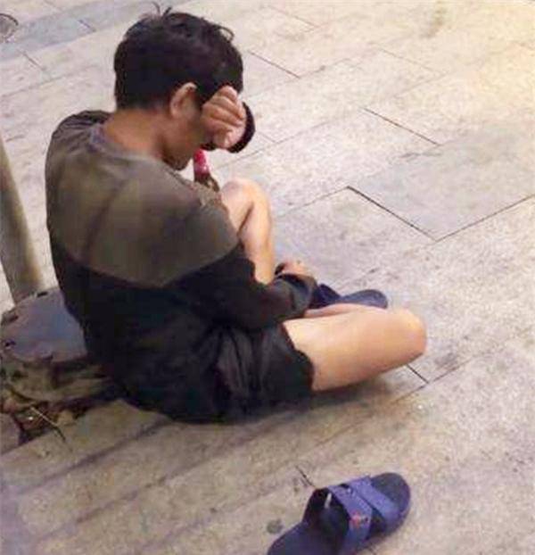 "山寨手机王子":曾拥亿万财富,如今痴傻沦落街头_市场_创业_金陵