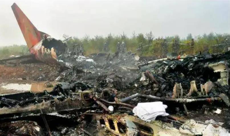 原创中国飞机在韩坠毁129人遇难37人因失误而幸存