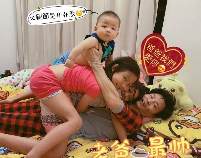 张鱼蛋旁边的这两位姐妹俩,虽然小时候就有几分像爸爸和妈妈的感觉