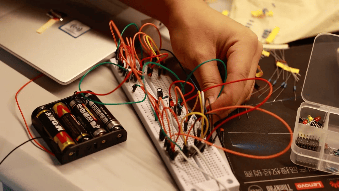 从复旦攻读微电子专业模拟芯片设计方向研究生开始到现在五年工作经验