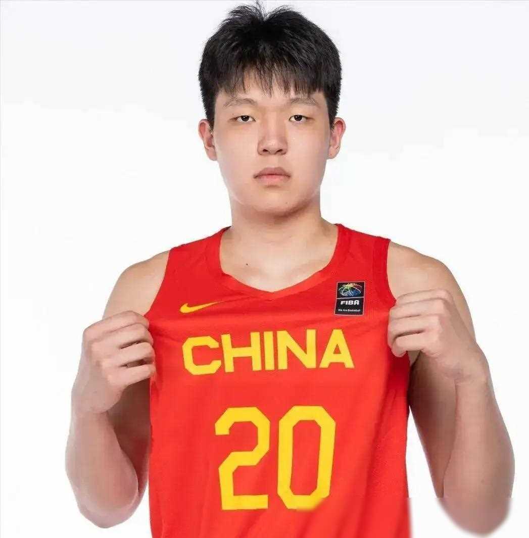 原创杨瀚森未参加nba选秀并非错误球迷勿过度解读与猜测