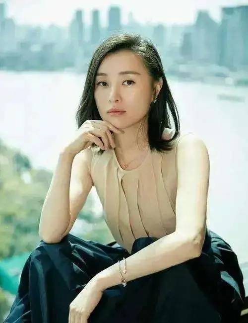 原创风韵犹存的吴越为何52岁还不结婚不生孩子看到评论我却