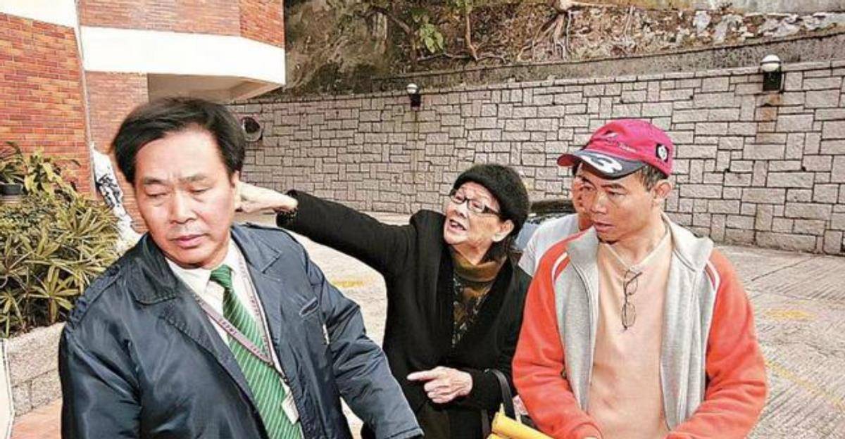 树,大闹妹妹葬礼,70岁公然不忠诚,梅启明凭啥这么狂_母亲_姐姐_亲哥哥