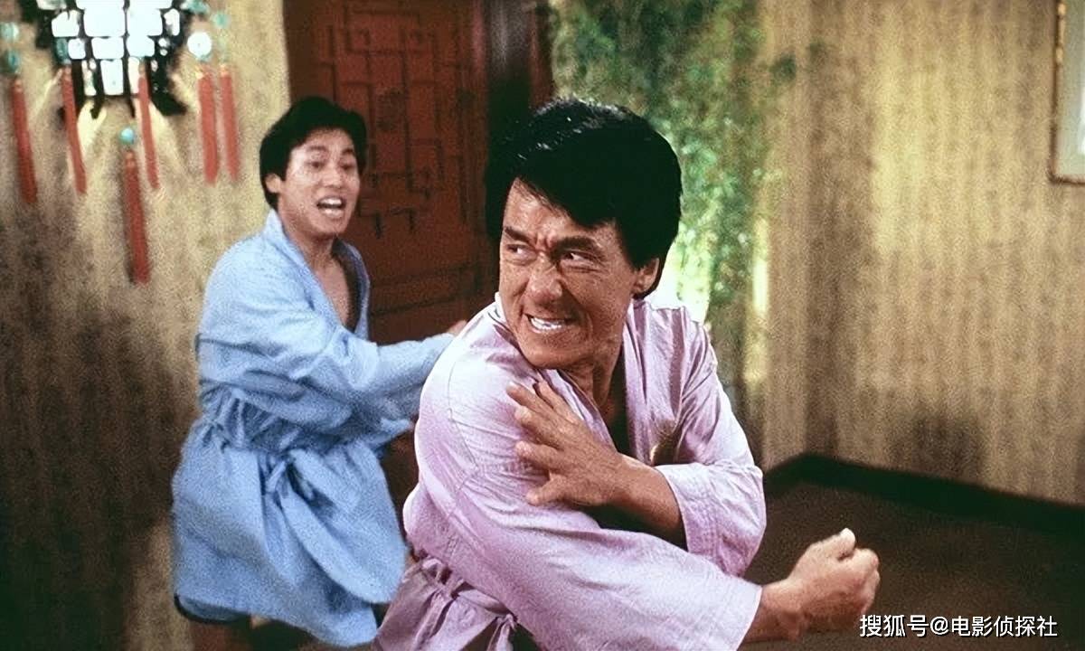 成龙70岁生日快乐,本尊回应白发原因,仍有两部新片在拍_电影界_龙威