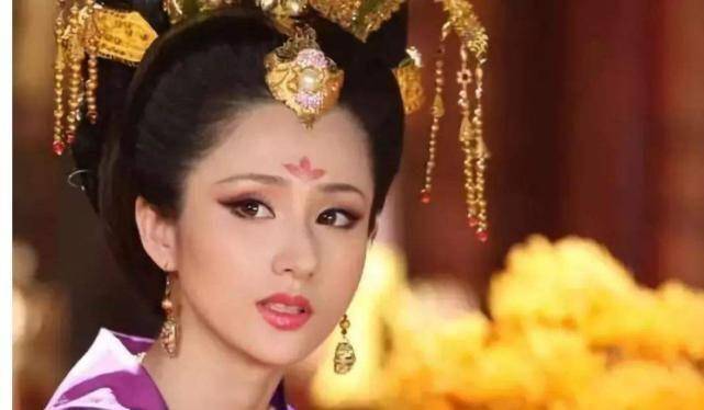 原创武则天将上官婉儿处以黥刑她化耻辱为时尚发明了梅花妆上官髻