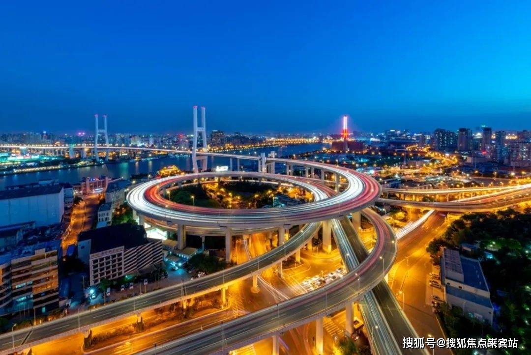 107国道,宝安大道,京港澳高速,沈海高速与广深沿江高速以及深中通道贯