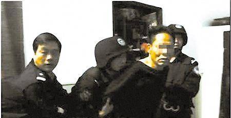 2013年广东七旬老人造假币被捕能手绘人民币九成假钞出自他手