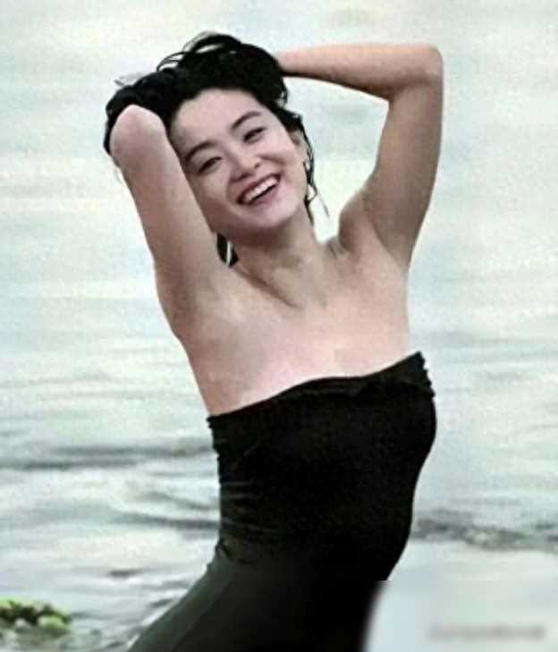 原创林青霞与邓丽君的传奇故事二十张大尺度照片成绝版之作