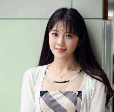 曾经流量女星沦为"土味"女主播:最怕你穷,还嫌赚的钱low_直播_樱子