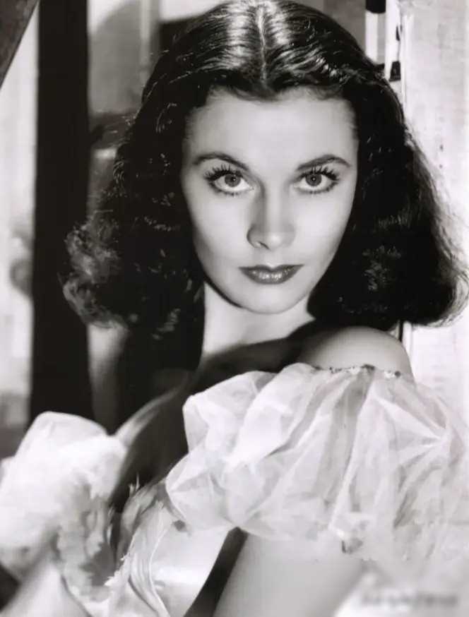 在母亲格特鲁德的教导下,费雯丽接触到了安徒生,路易斯·卡罗和约瑟夫