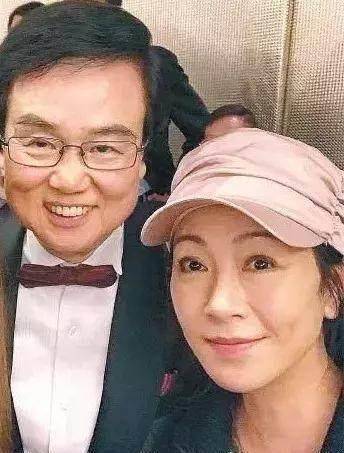 背着父母改名字去拍电影却又嫁亿万富豪突然息影_傅明宪_郭芙_古天乐