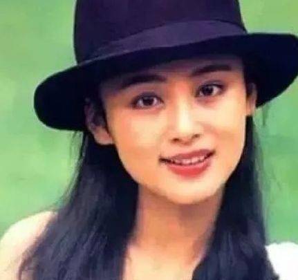 陈红年轻时有多美?被赞大陆第一美人,第一次见陈凯歌全剧组轰动