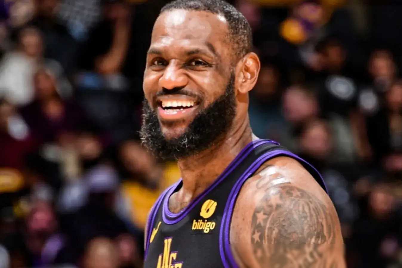 原创詹姆斯谈隆多退役他曾是我合作过的最佳球员之一