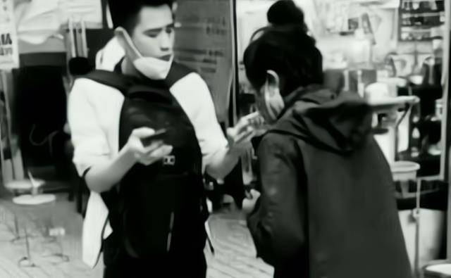 原创山寨机鼻祖陈金陵负债千万妻子跑路如今成街头疯癫流浪汉