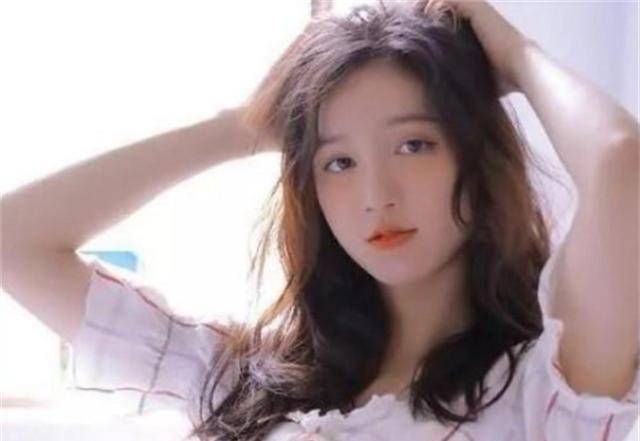 原创女星不顾甜美形象大闹高铁站骂民警你完了3年后仍未被原谅