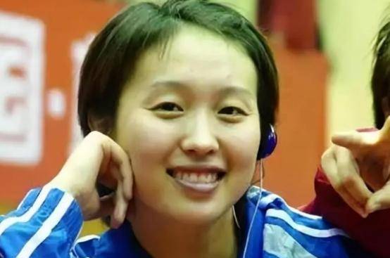 入队3年,白杨就在一场比赛上击败了大魔王张怡宁,斩获冠军.