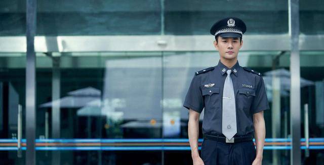 原创猎狐定档王凯一身警察制服帅气爆棚和胡军同台飙戏太刺激